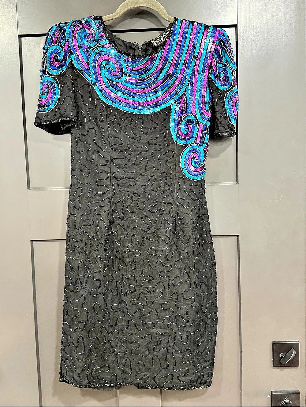 Royal Feelings Sequin Mini Dress in Black & Blue Size 6 - video in listing